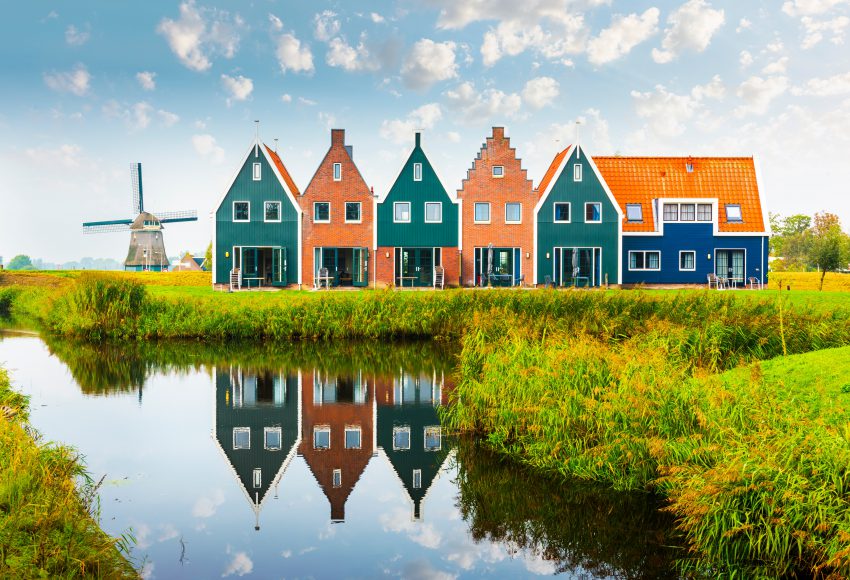 Sightseeing tour met de taxi typische hollandse huisjes en molen scaled